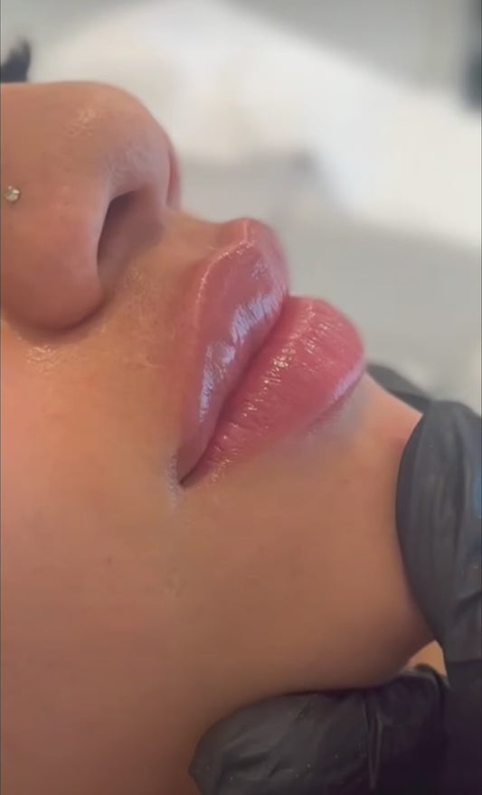 Lips Contouring
